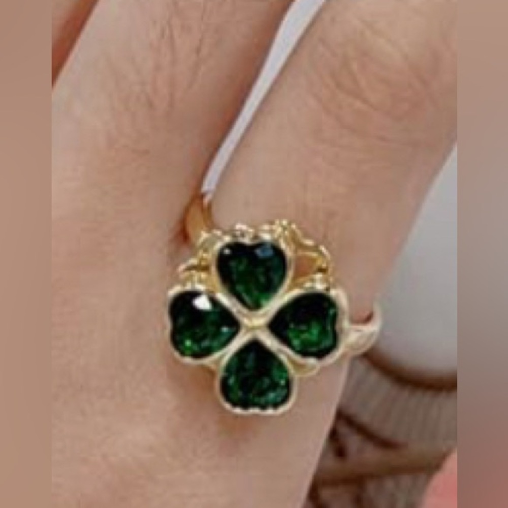 Gorgeous Neiman Marcus  4 Leaf Clover Emerald Ring adjustable - Picture 3 of 3